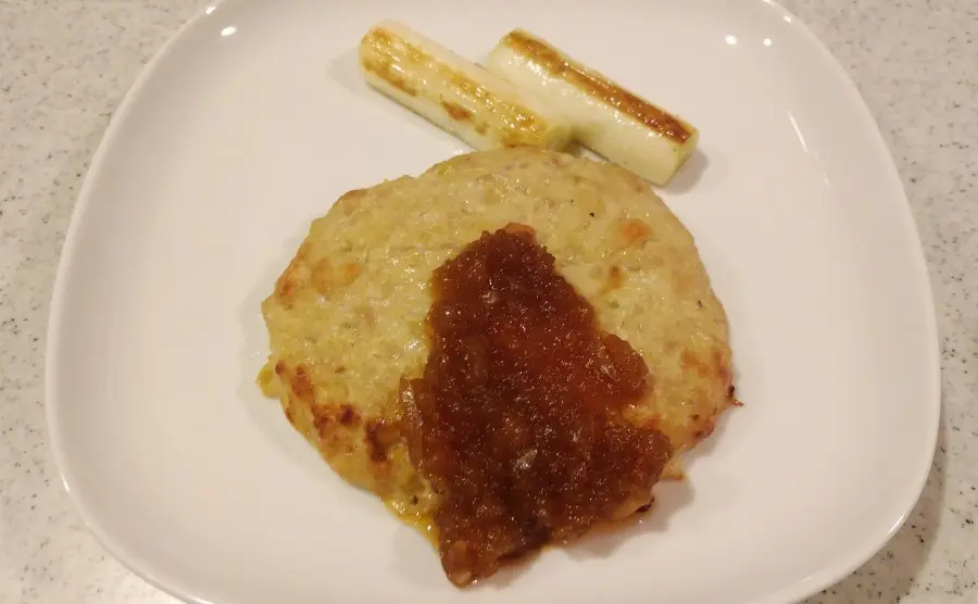 豆腐と玉ねぎでふんわり仕上げた、ボリューム満点の豆腐ハンバーグ