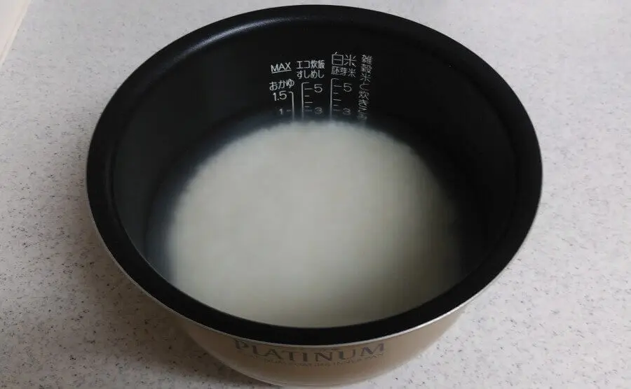 炊飯器にセットする